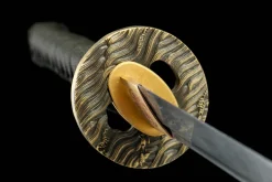 Alternative view of Black Iron - Håndlaget Katana av 1065 karbonstål