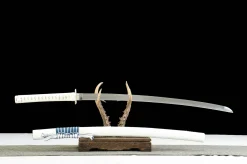 Alternative view of Silver Frost - Håndlaget Katana av 1065 karbonstål