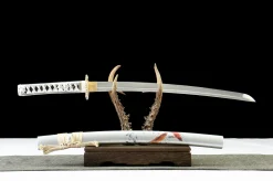 Alternative view of Koi Wakizashi - Håndlaget Wakizashi av 1065 karbonstål